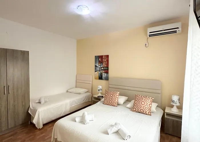 Apartmens Xhenis Lux